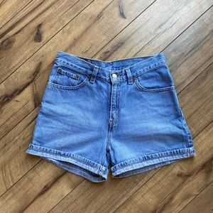 Levi mom jean shorts